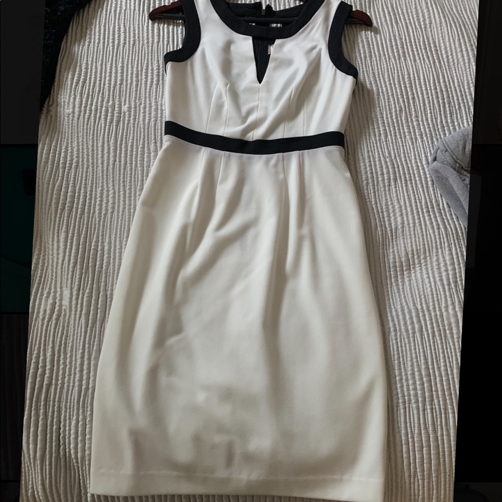 B&W BCBGMAXAZRIA Mini Dress